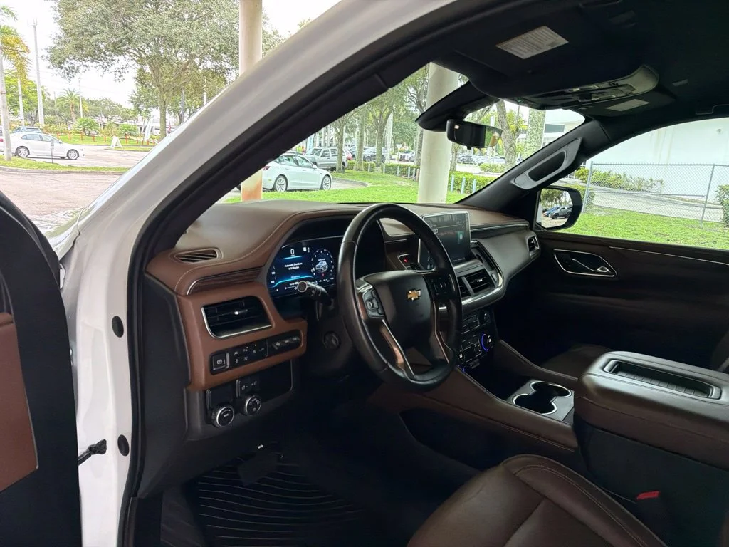 Used 2022 White Chevrolet High Country image 7
