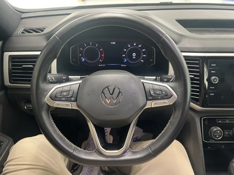 Used 2022 White Volkswagen 3.6L V6 SE w/Technology image 21