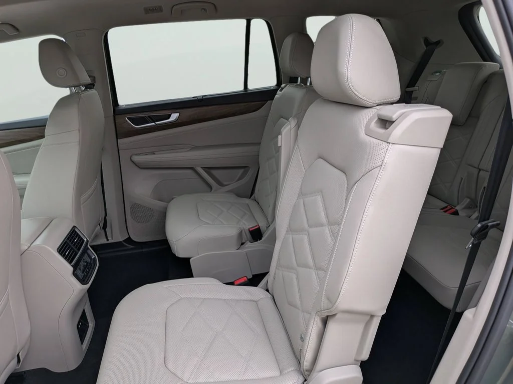 New 2026 Green Volkswagen 2.0T SE w/Technology image 14