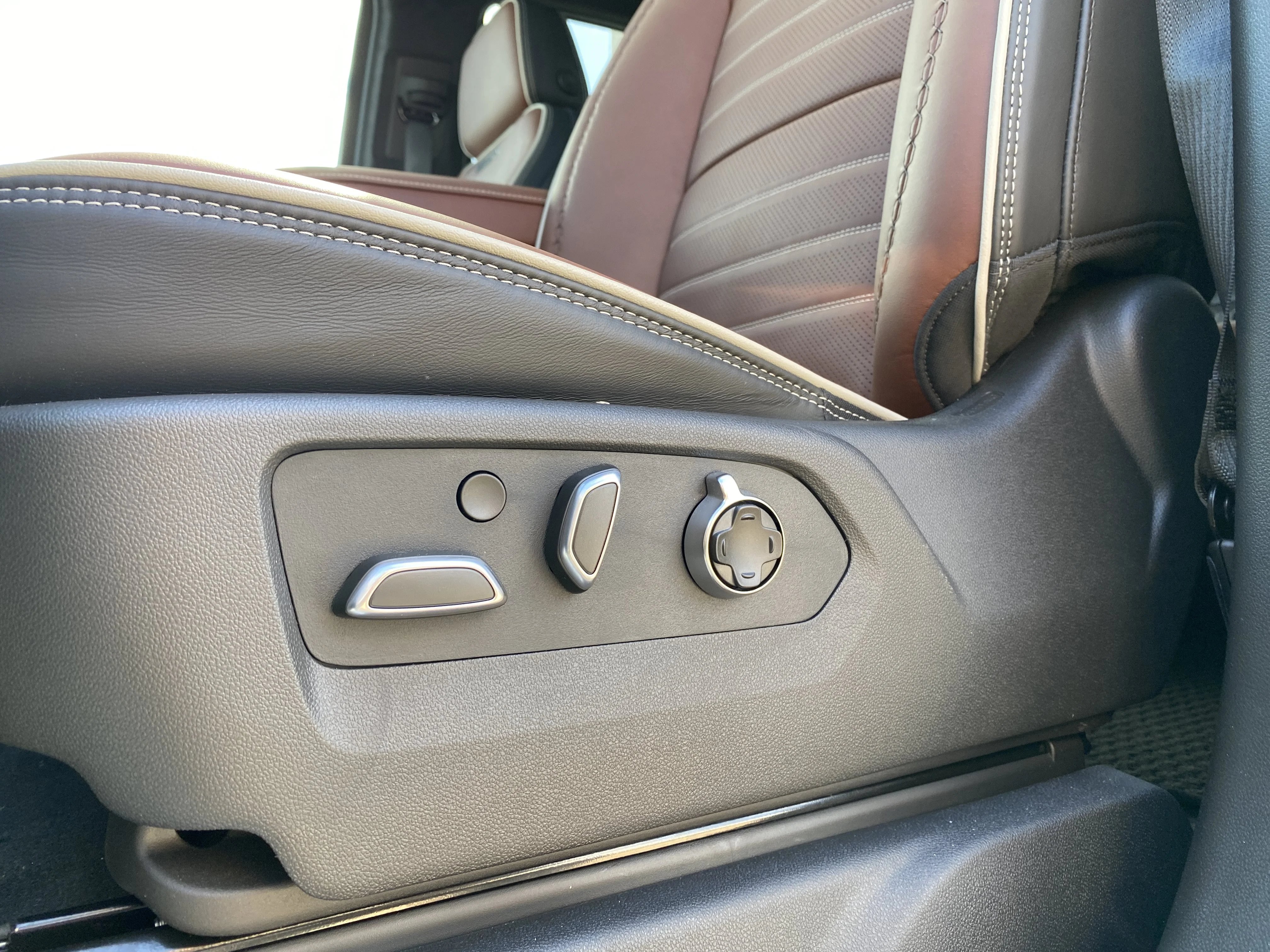 New 2026 ONYX BLACK GMC Denali Ultimate image 28