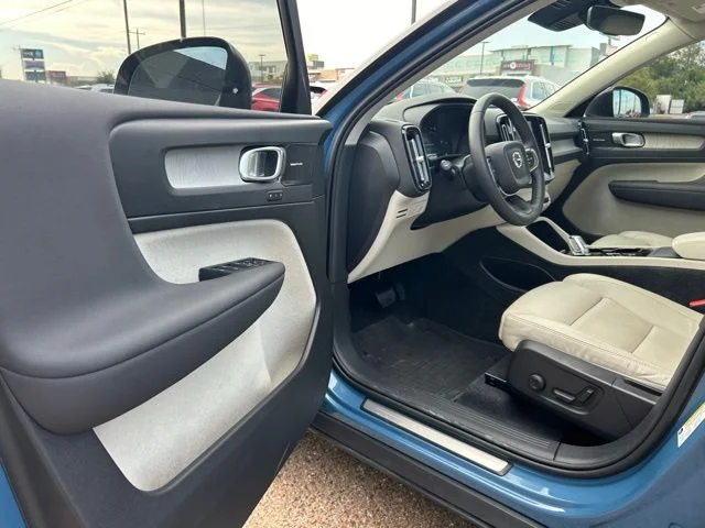 2024 Volvo XC40 Plus - Photo 26