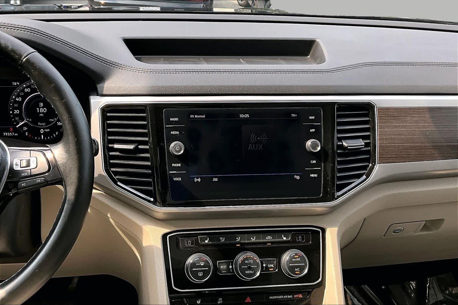 Used 2019 Deep Black Pearl Volkswagen 3.6L V6 SEL image 7