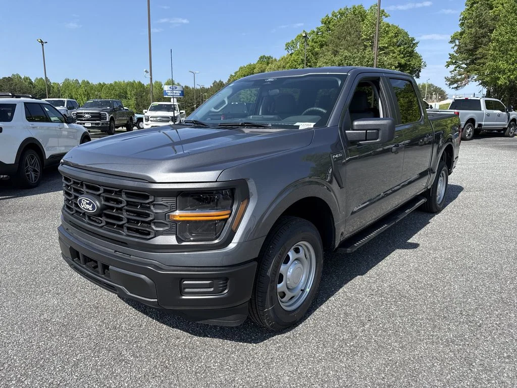 New 2026 Gray Ford XL image 3