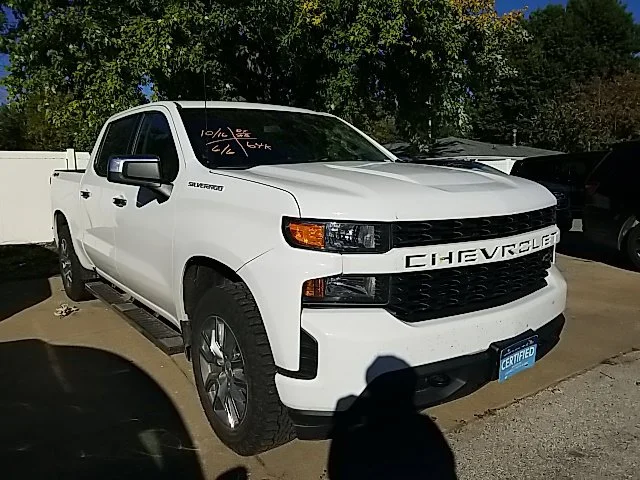 Used 2020 White Chevrolet Custom image 2