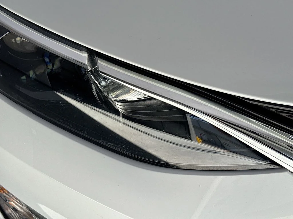 Used 2024 White Chevrolet LT image 37