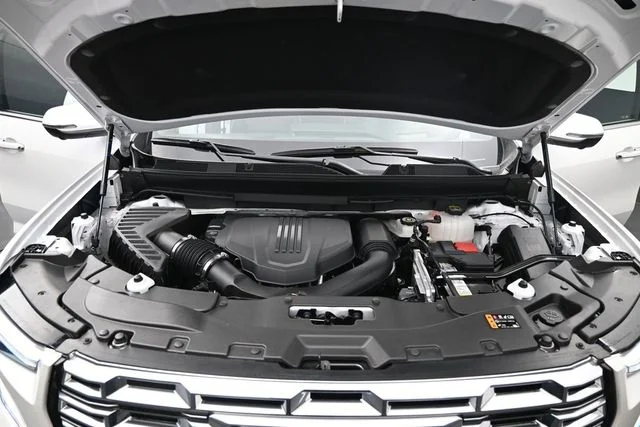 Used 2025 White GMC Denali image 21