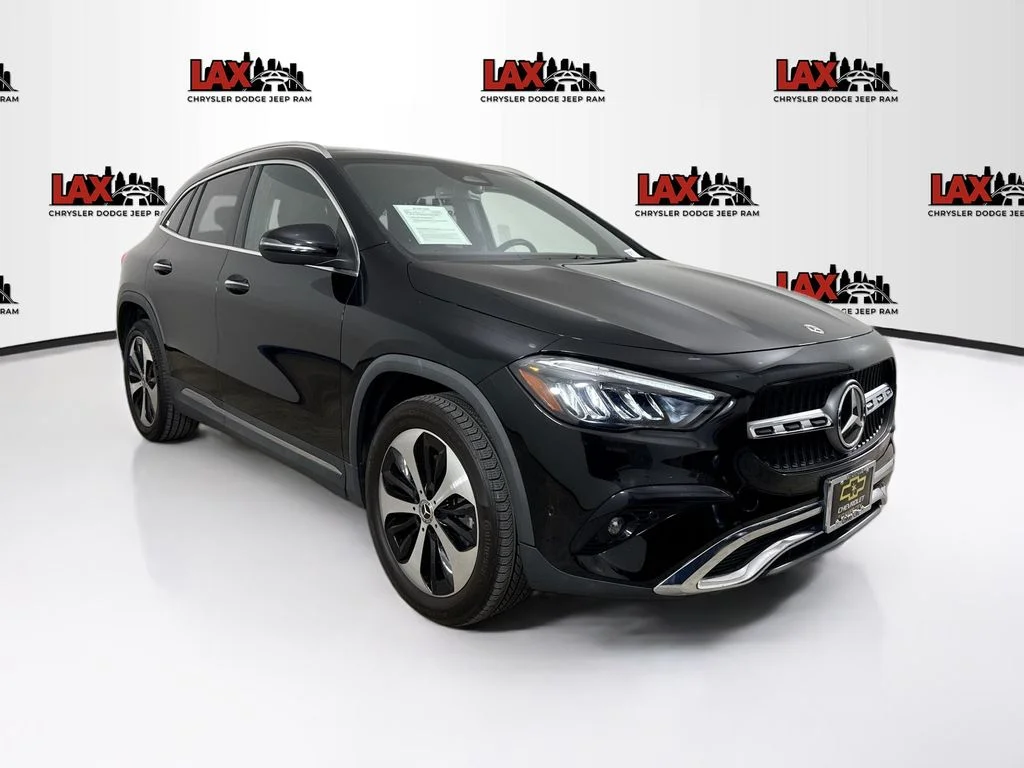 Used 2024  Mercedes-Benz GLA 250 image 1