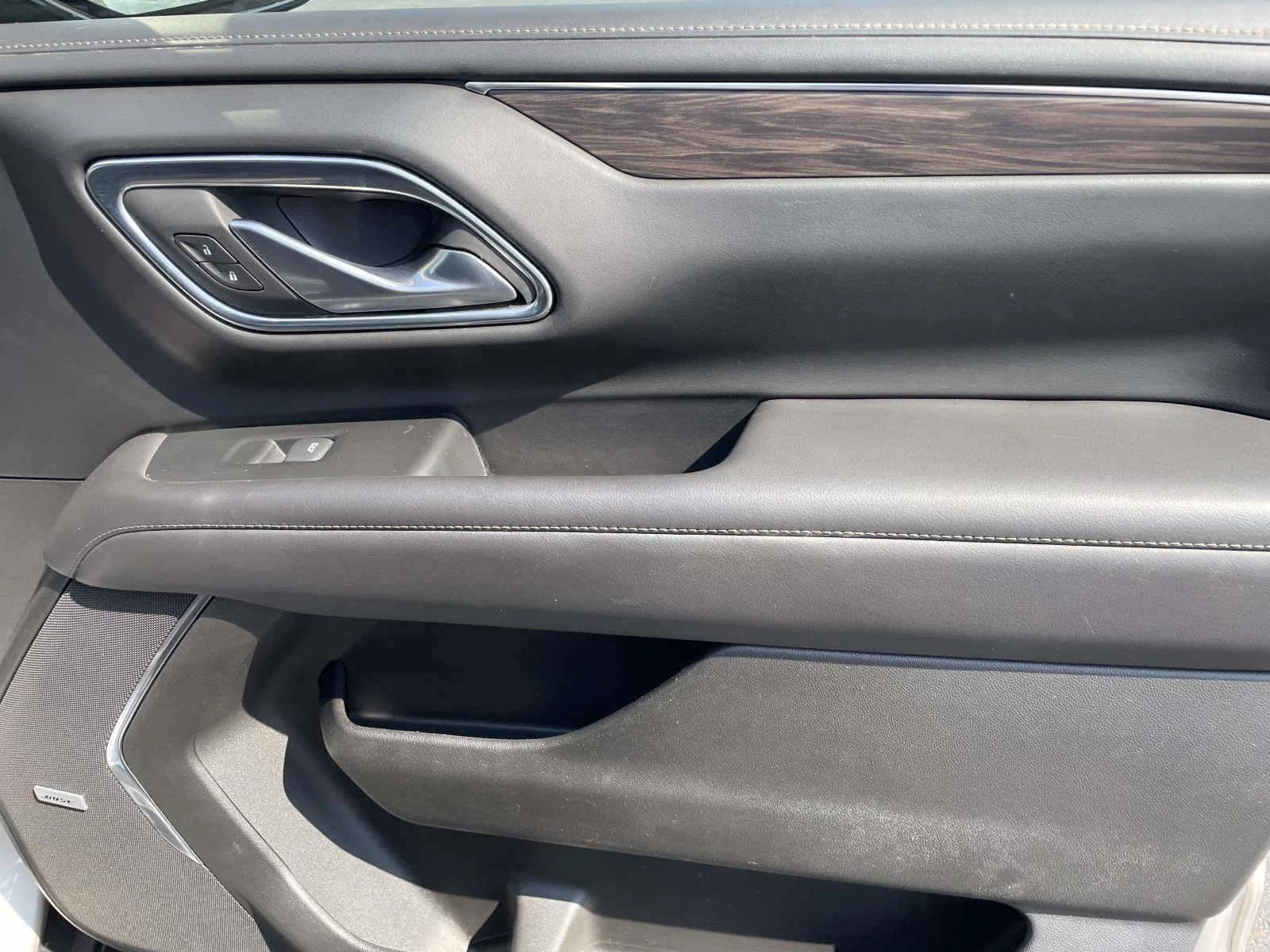 Used 2022 EMPIRE BEIGE METALLIC Chevrolet LT image 8
