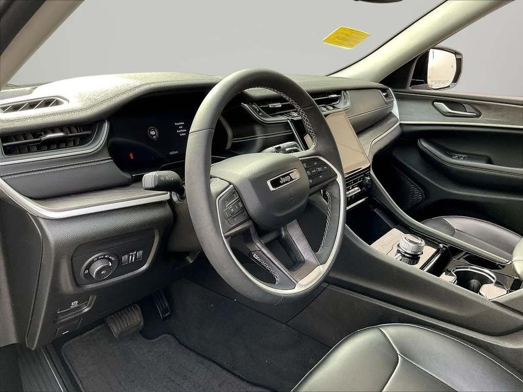 Used 2023 Bright White Clearcoat Jeep Limited image 18