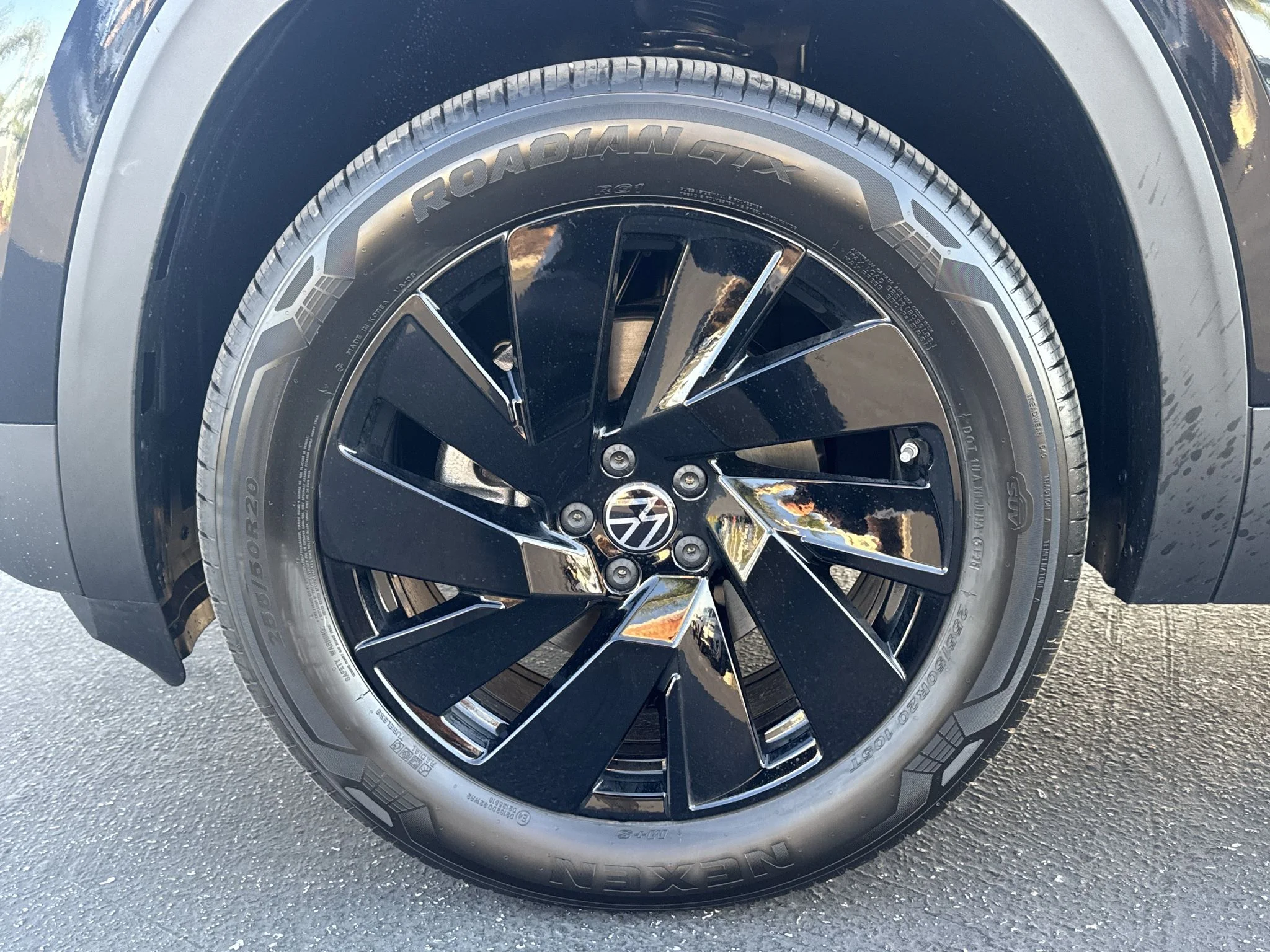 New 2026 Deep Black Pearl Volkswagen 2.0T SE w/Technology image 10