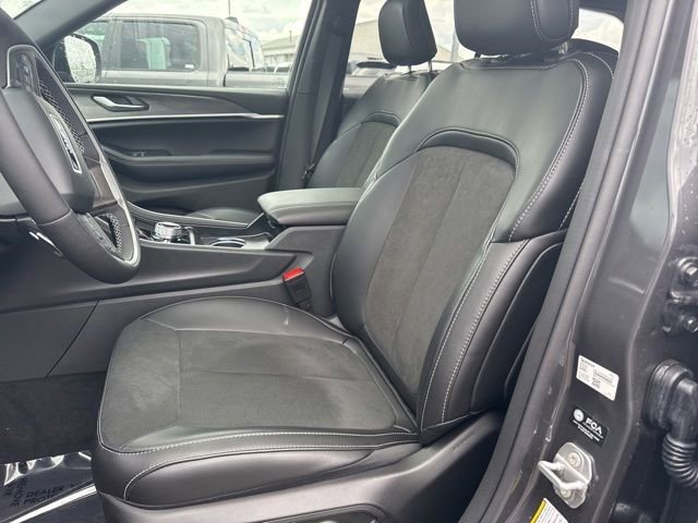 New 2026 Baltic Gray Metallic Clear-Coat Exterior Paint Jeep Laredo Altitude image 20