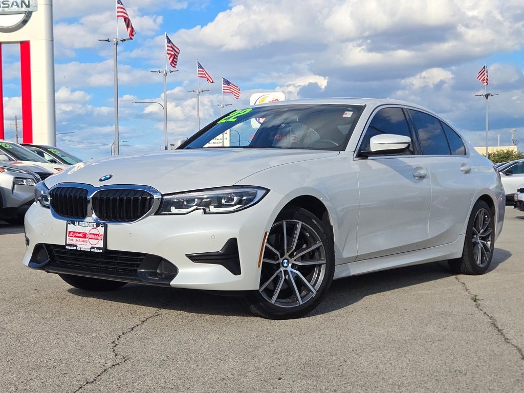2022 BMW 3 Series 330i Sedan's photo