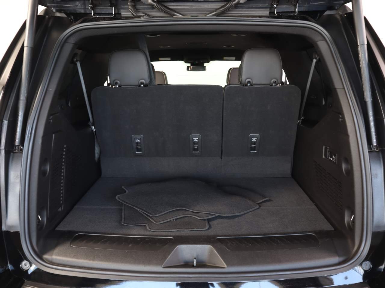 Used 2023 Onyx Black GMC SLT image 18
