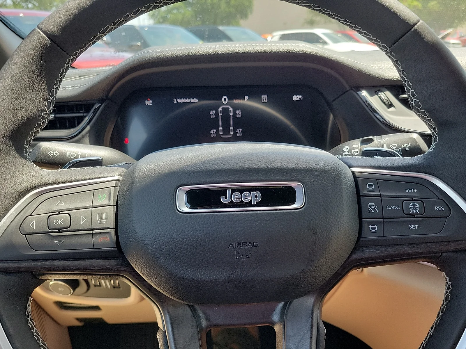 New 2026 PW7 Bright Whit Jeep L LIMITED 4X4 image 17