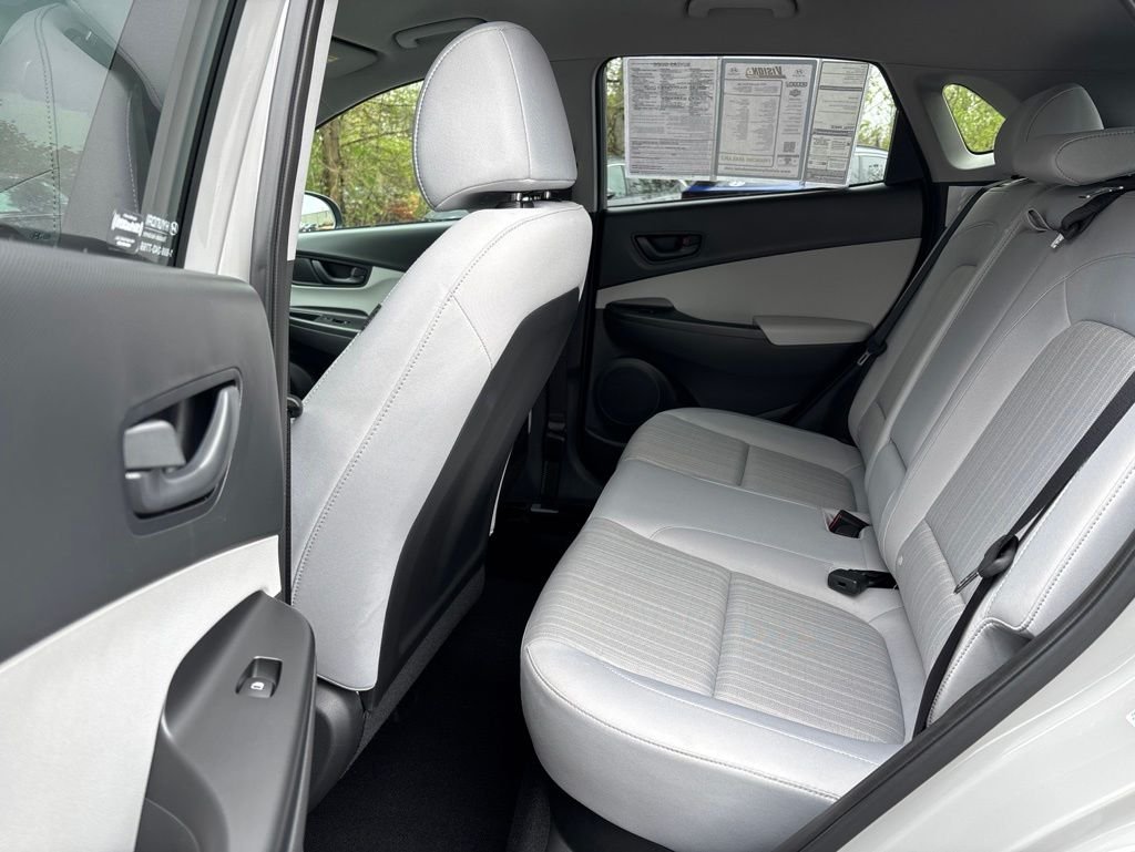 Used 2023 Silver Hyundai SEL image 21