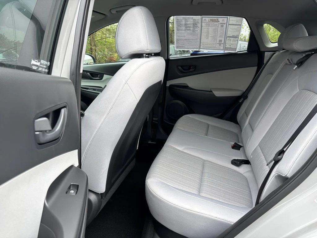 Used 2023 Silver Hyundai SEL image 21