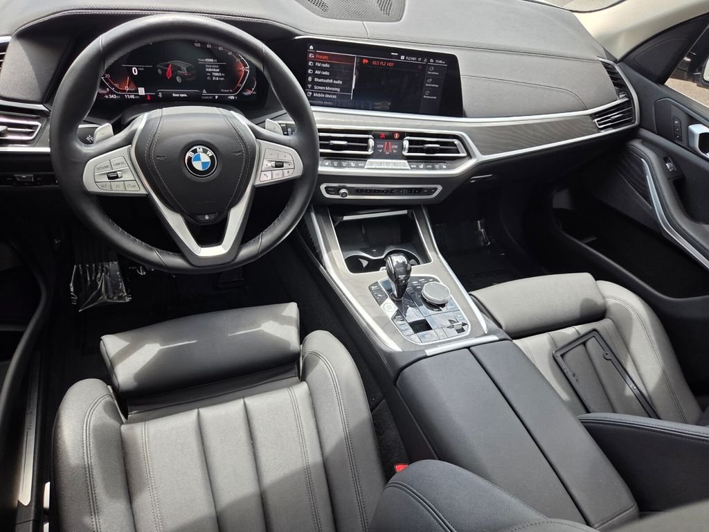 Used 2021 White BMW xDrive40i image 10
