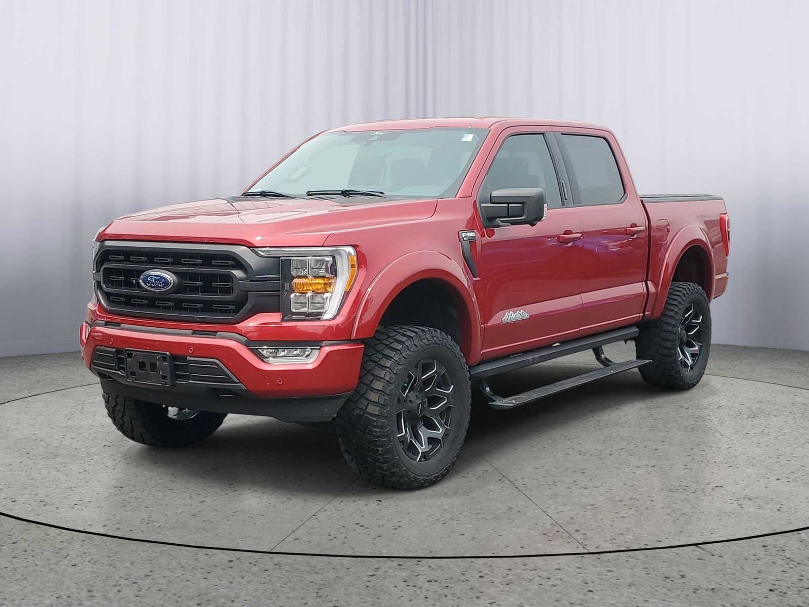 Used 2021 Red Ford XLT image 3