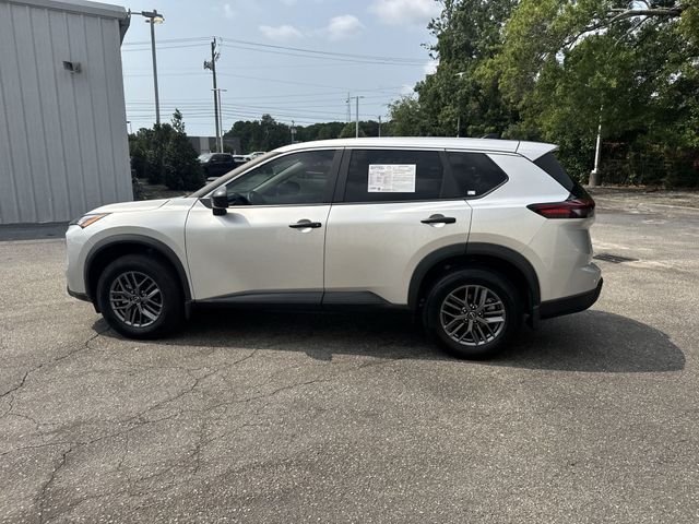 Used 2025 Silver Nissan S image 8