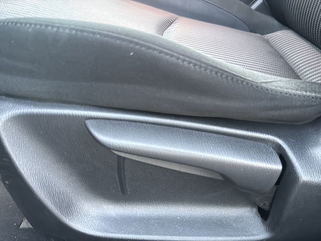 Used 2016 Blue Mazda i Grand Touring image 15
