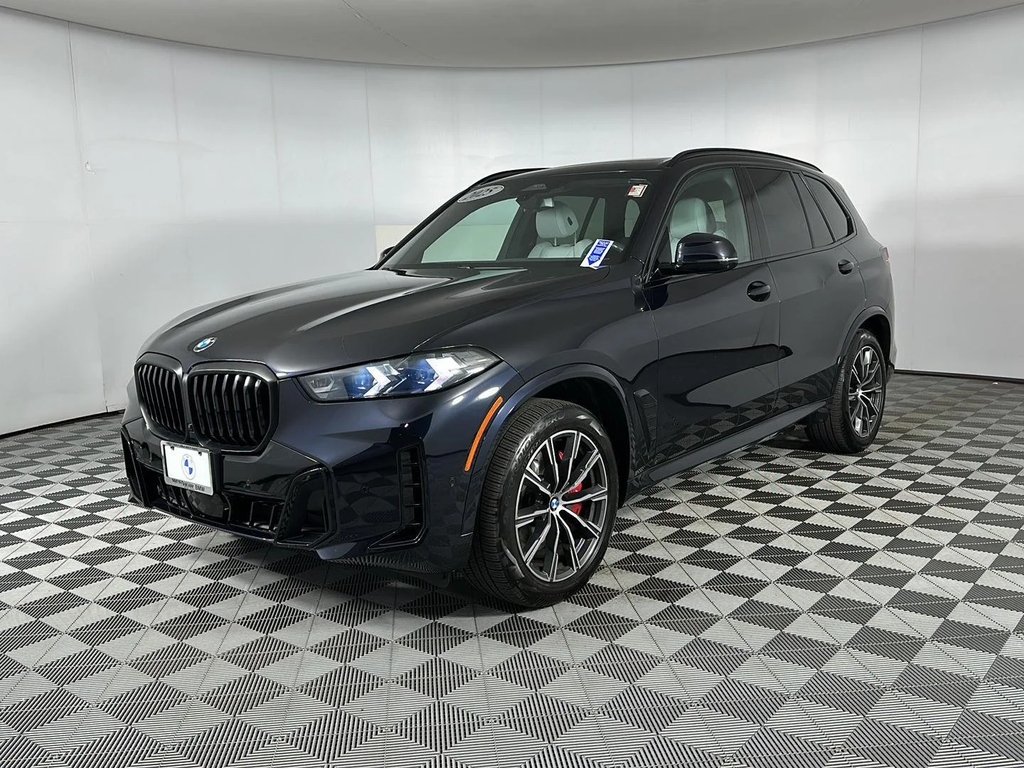 Used 2025 Carbon Black Metallic BMW xDrive40i image 4
