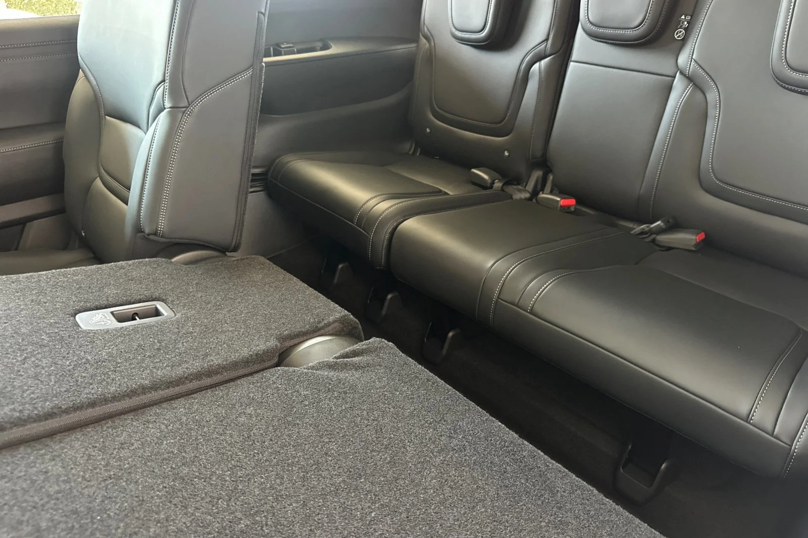 2026 Nissan Armada SV - Photo 15