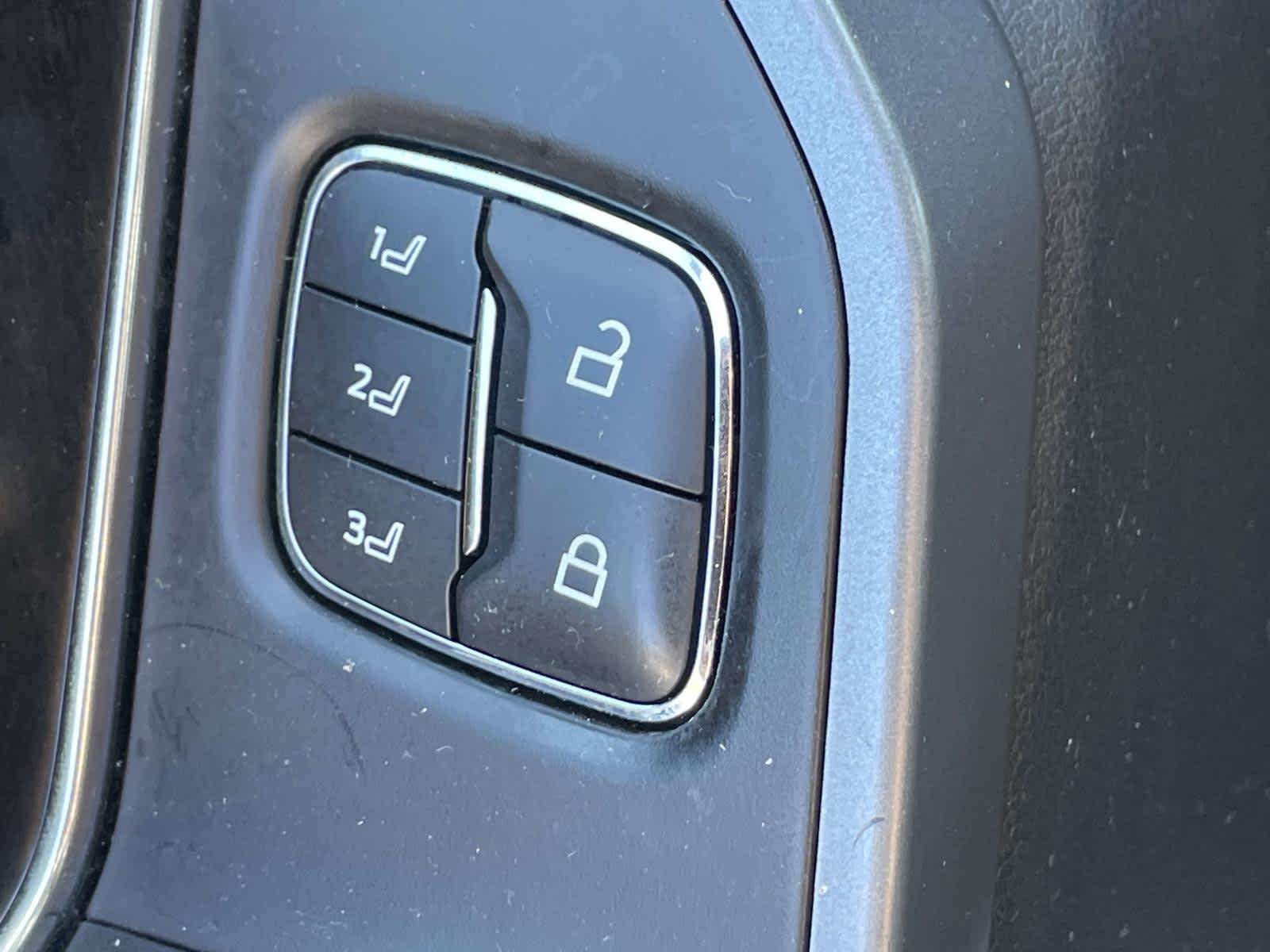 Used 2021 Agate Black Metallic Ford LARIAT image 38