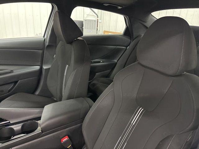 New 2026 White Hyundai SEL Sport Premium image 7