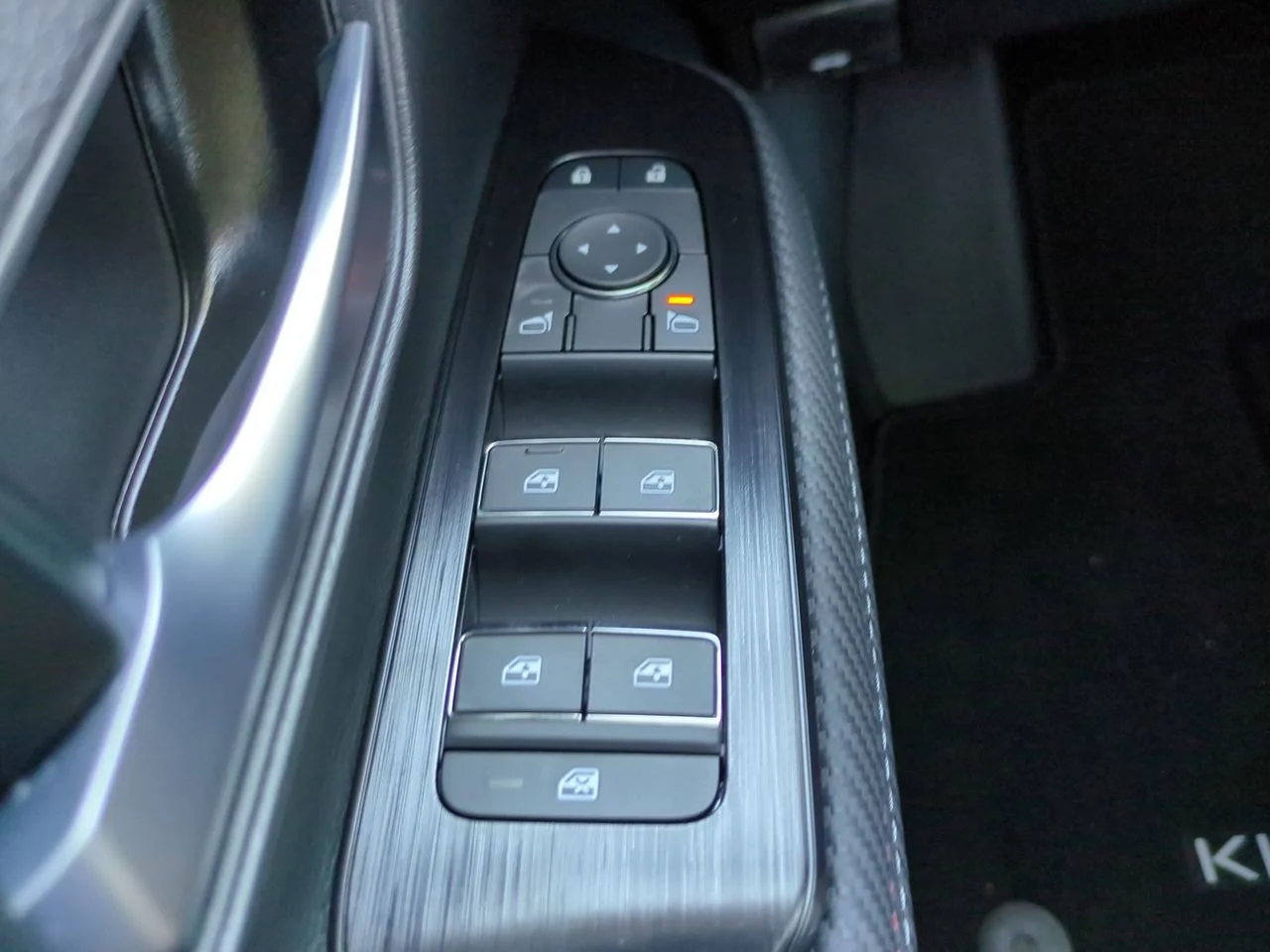 2026 Nissan KICKS SR - Photo 21