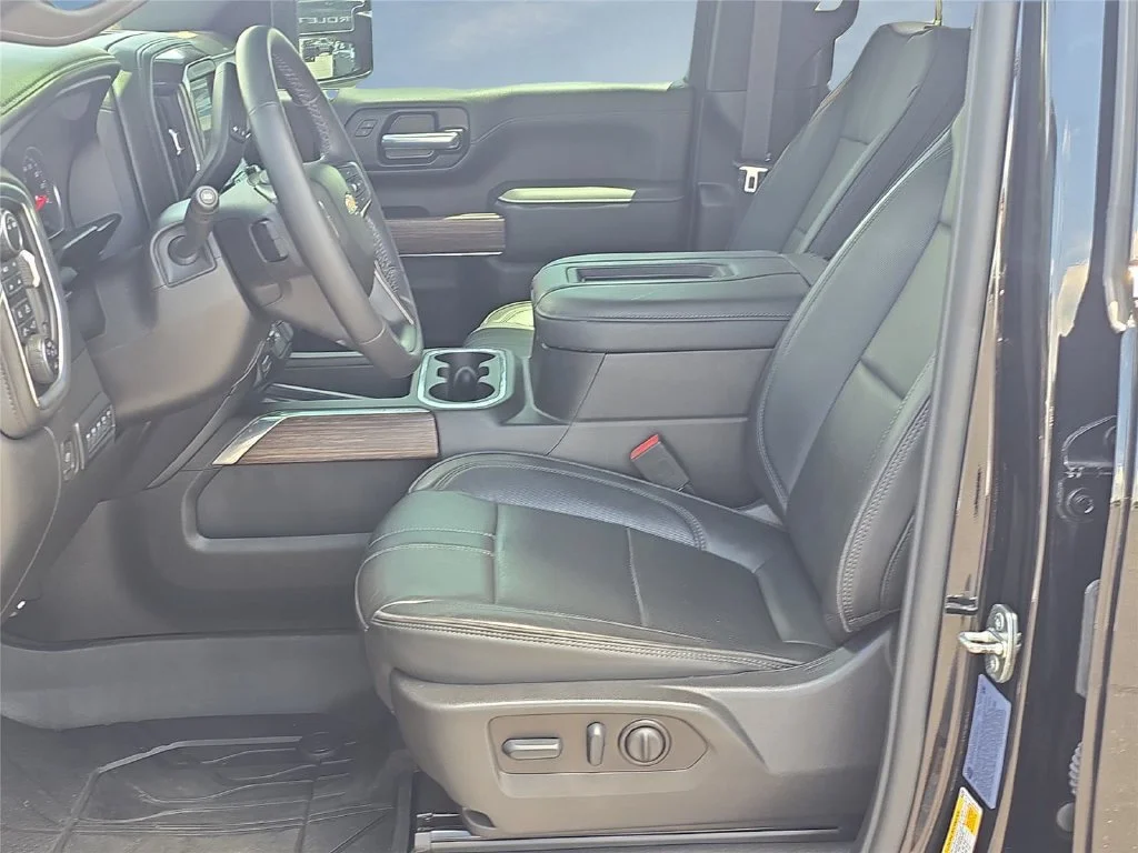 Used 2022 Black Chevrolet High Country image 15