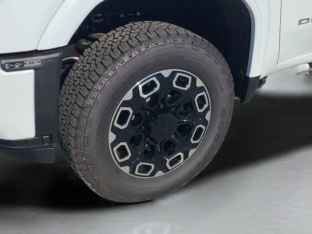 New 2026 Glacier White Tricoat GMC Denali Ultimate image 25