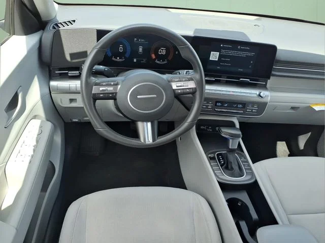 Used 2025 Red Hyundai SEL image 18
