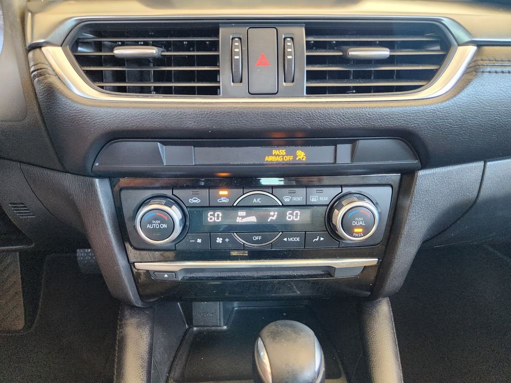 Used 2016 RED Mazda i Touring image 19