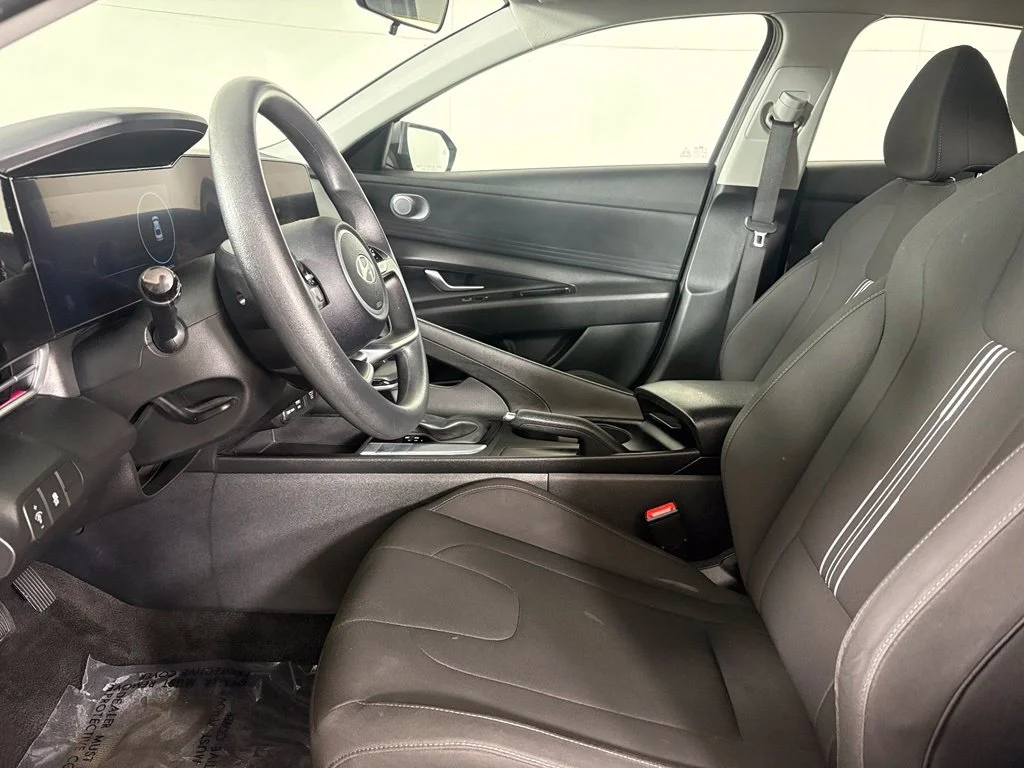 Used 2024 Silver Hyundai SEL image 22