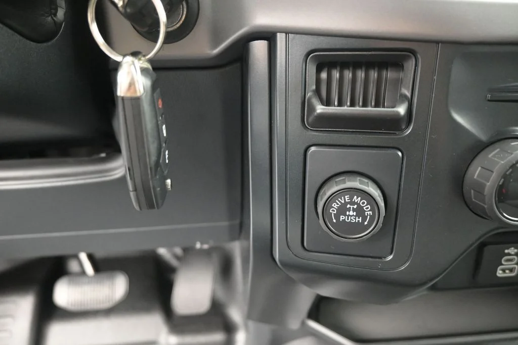 New 2026 Oxford White Ford XLT image 17