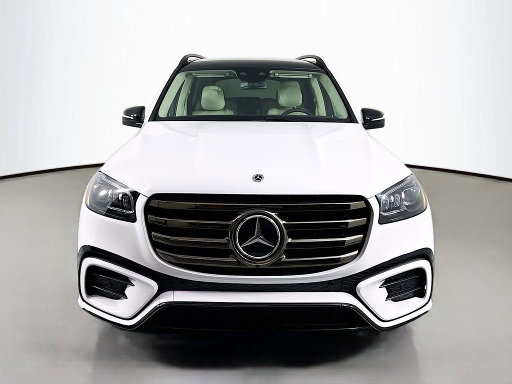 New 2026 MANUFAKTUR Moonlight White Metallic Mercedes-Benz GLS 580 image 40