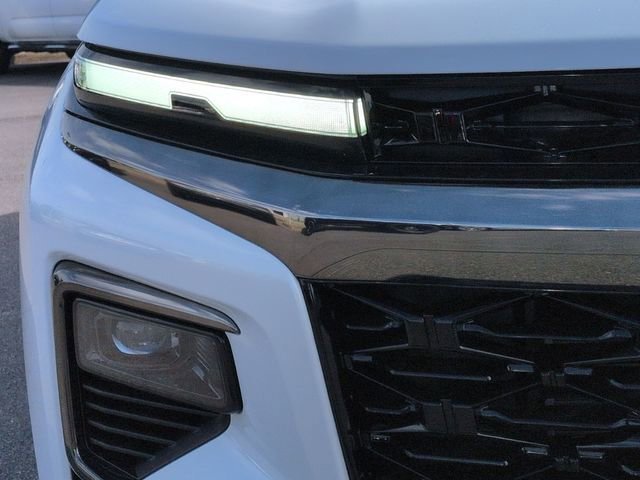 New 2026 Polar White Tricoat Chevrolet Z71 image 9