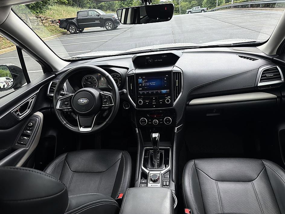 Used 2022 Crystal White Pearl Subaru Limited image 19