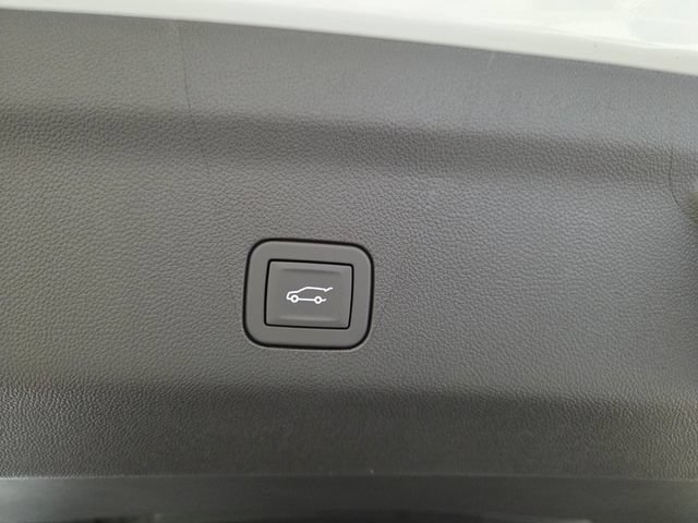 2026 Chevrolet Suburban High Country - Photo 16