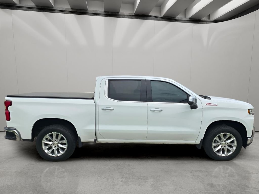 Used 2022 Summit White Chevrolet LTZ image 6