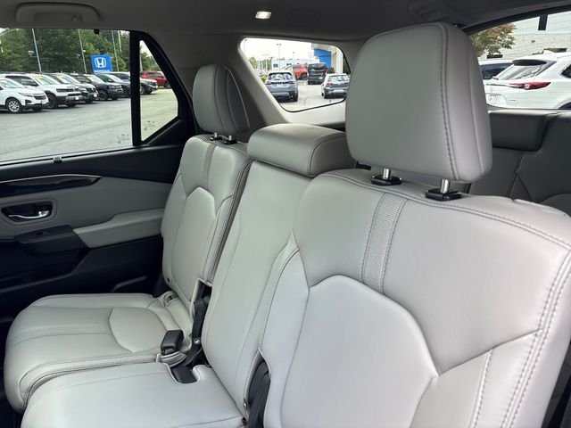 Used 2024  Honda Touring image 29