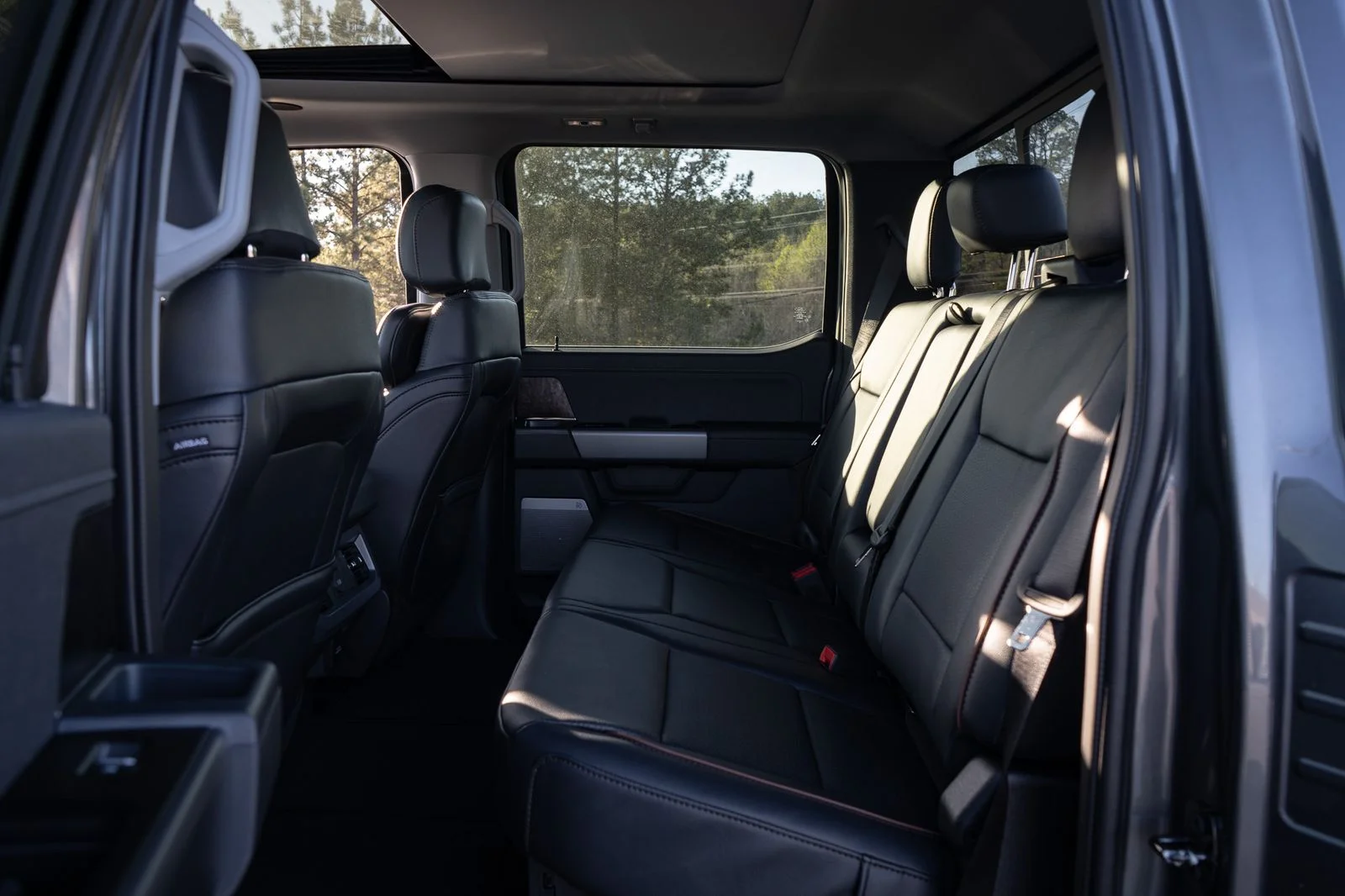 New 2026 Carbonized Gray Metallic Ford F-350® Lariat® image 35