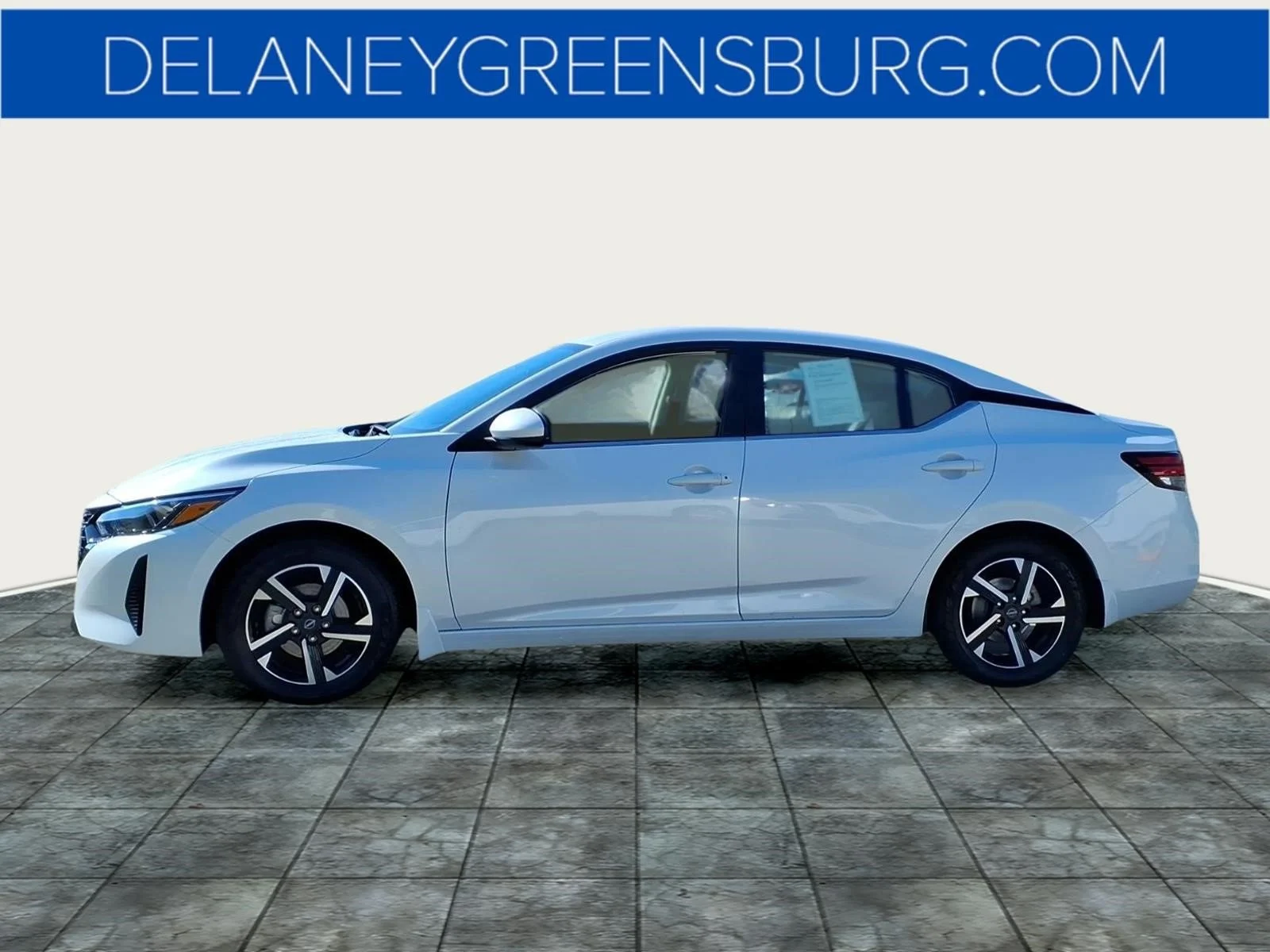 Used 2025 Aspen White Tricoat Qac Nissan SV image 6