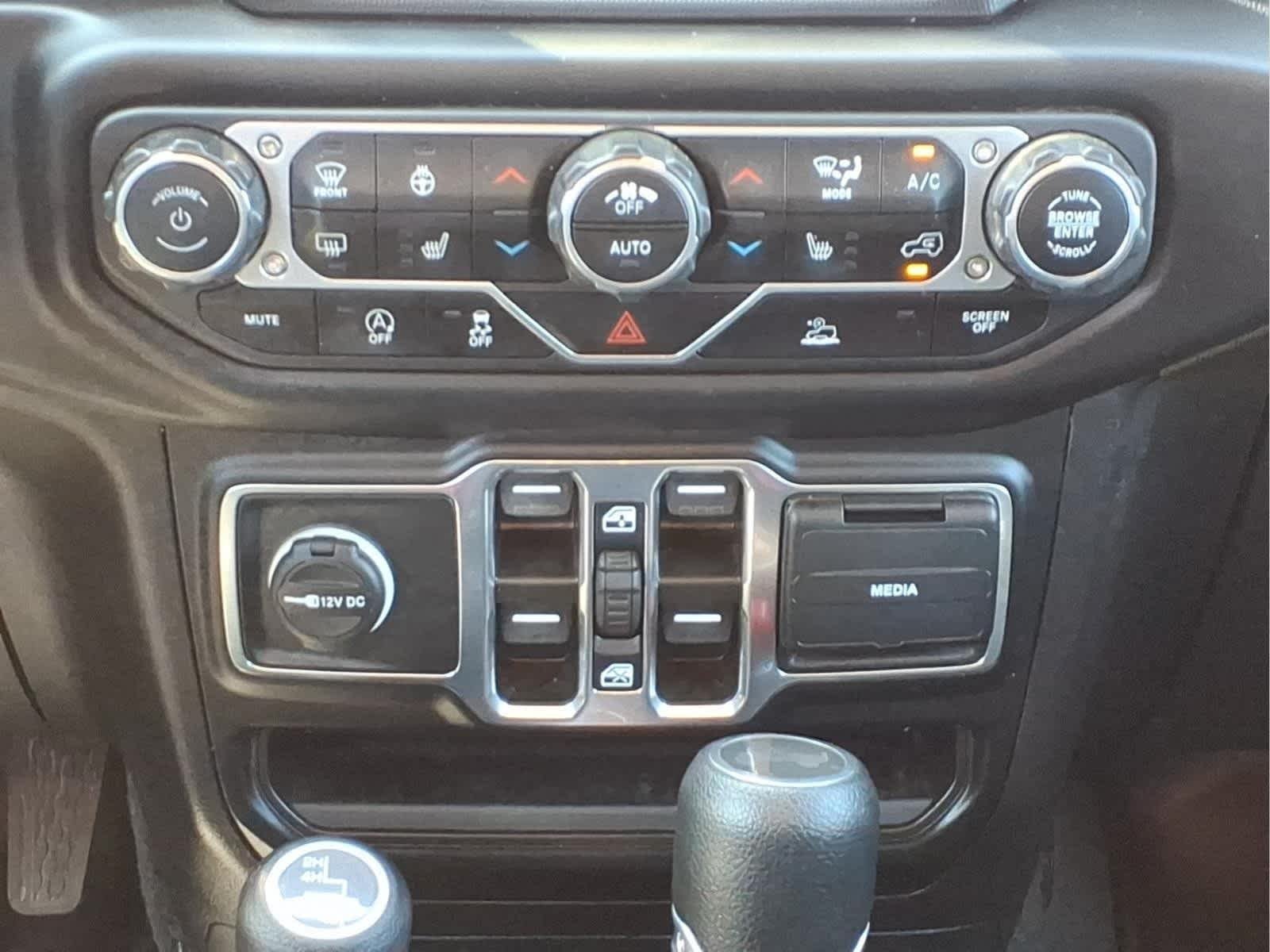 Used 2023 Granite Crystal Metallic Clearcoat Jeep Sport S image 25