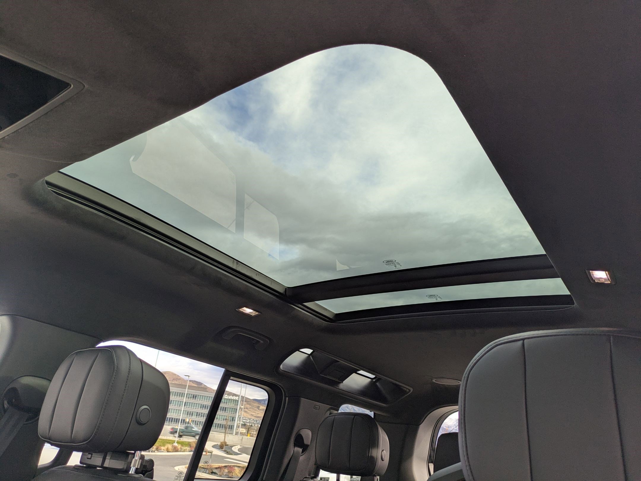 2025 Land Rover Defender V8 - Photo 16