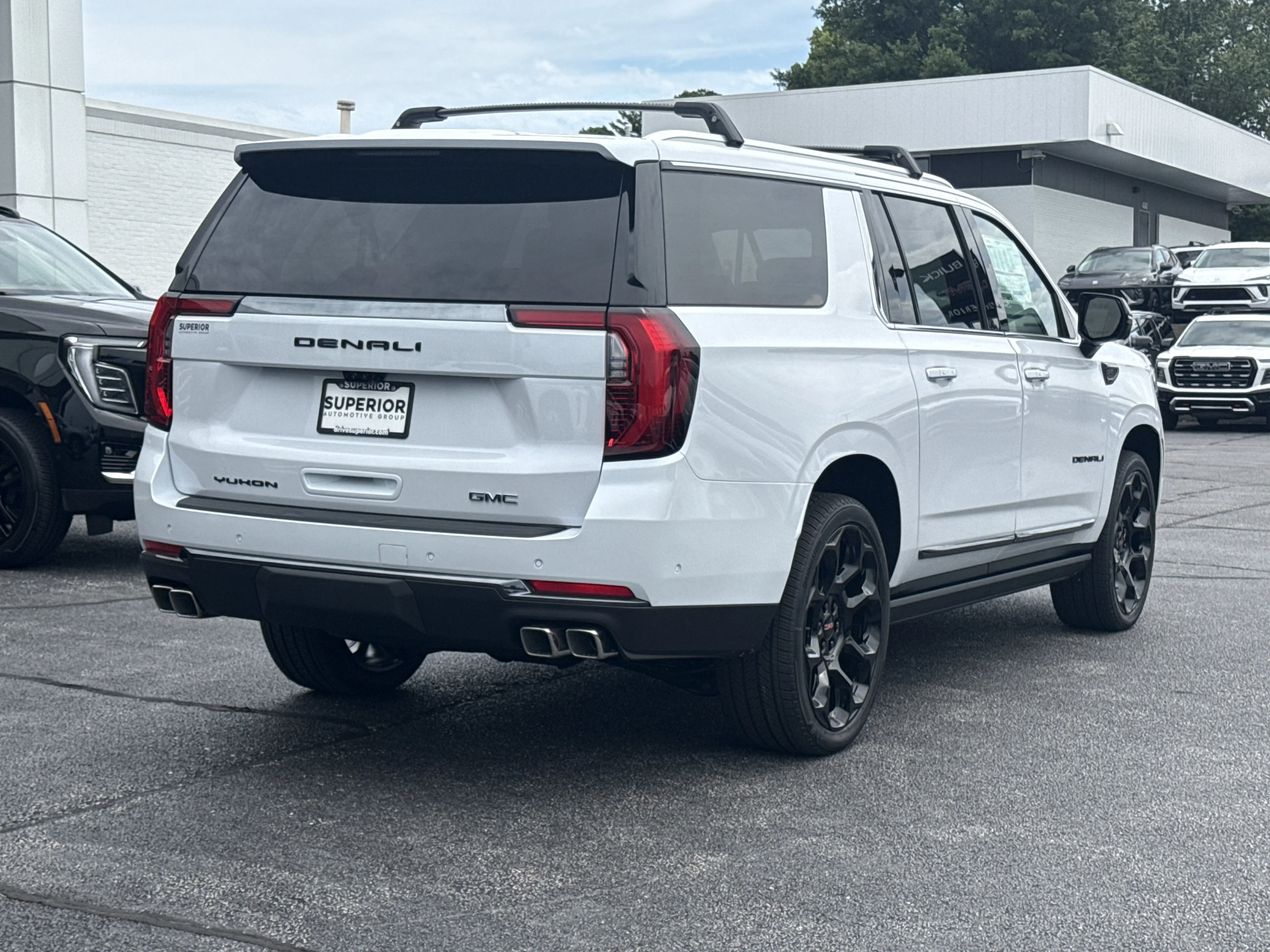 New 2026 Glacier White Tricoat GMC Denali Ultimate 4WD image 3