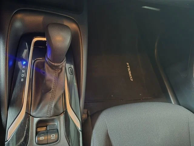 2021 Toyota Corolla LE - Photo 25