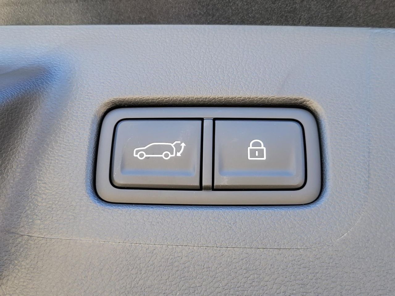 2026 Hyundai Santa Fe Limited - Photo 11