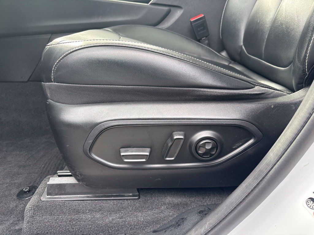 Used 2021 White Jeep Limited image 12