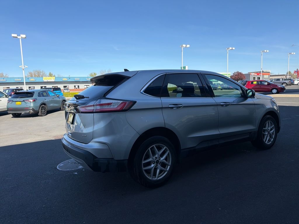Used 2023 Silver Ford SEL image 5